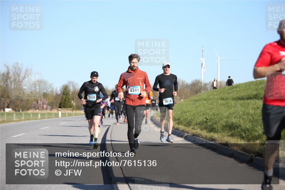 06.04.2025 - 44. Internationalen Wilhelmsburger Insellauf Jannik Wohlers http://msf.ph/oto/7615136 06.04.2025 09:33:10 Laufen 3320, 4341, 3956 meine-sportfotos.de