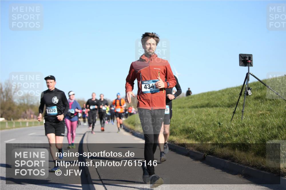 06.04.2025 - 44. Internationalen Wilhelmsburger Insellauf Jannik Wohlers http://msf.ph/oto/7615146 06.04.2025 09:33:12 Laufen 3320, 434 meine-sportfotos.de