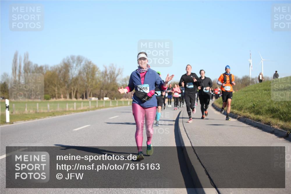 06.04.2025 - 44. Internationalen Wilhelmsburger Insellauf Jannik Wohlers http://msf.ph/oto/7615163 06.04.2025 09:33:16 Laufen 3955, 5020 meine-sportfotos.de
