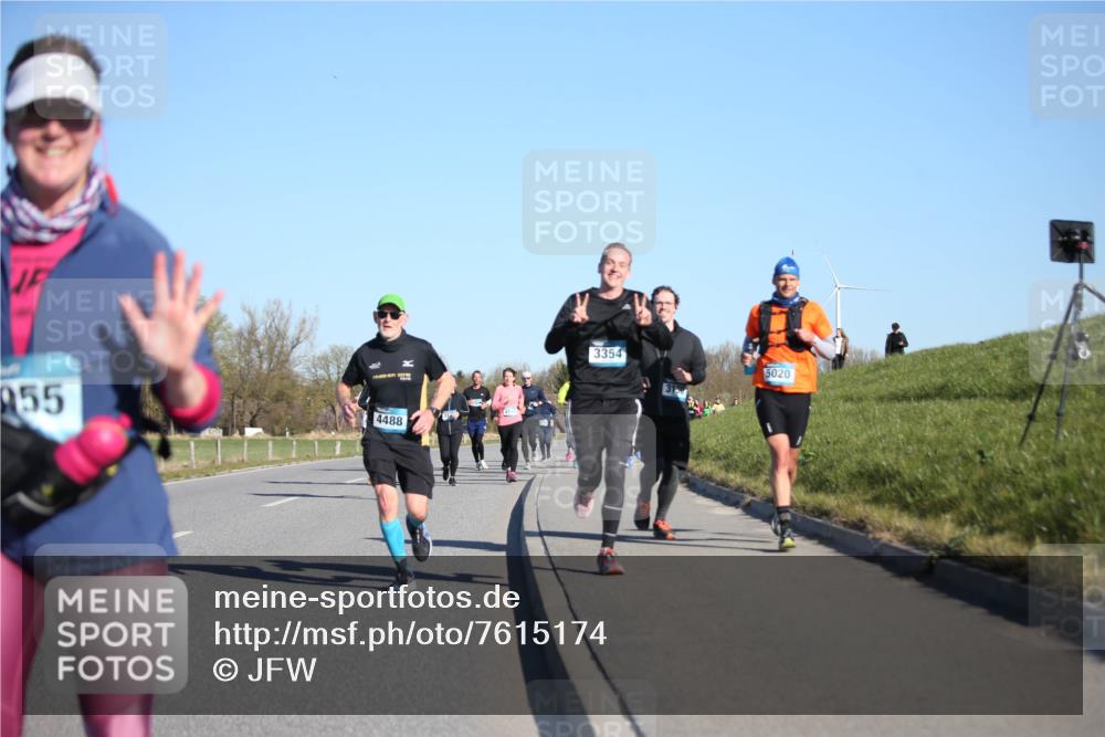 06.04.2025 - 44. Internationalen Wilhelmsburger Insellauf Jannik Wohlers http://msf.ph/oto/7615174 06.04.2025 09:33:18 Laufen 955, 4488, 3354, 5020 meine-sportfotos.de