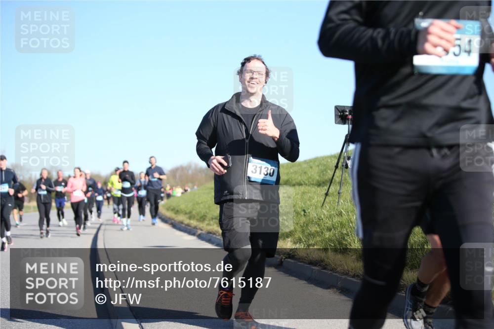 06.04.2025 - 44. Internationalen Wilhelmsburger Insellauf Jannik Wohlers http://msf.ph/oto/7615187 06.04.2025 09:33:20 Laufen 3130, 2000, 54 meine-sportfotos.de