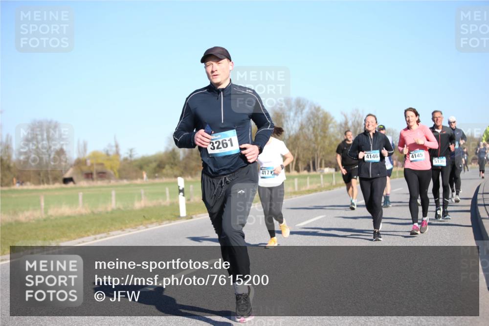 06.04.2025 - 44. Internationalen Wilhelmsburger Insellauf Jannik Wohlers http://msf.ph/oto/7615200 06.04.2025 09:33:24 Laufen 3261, 417, 4146, 4145, 5136 meine-sportfotos.de