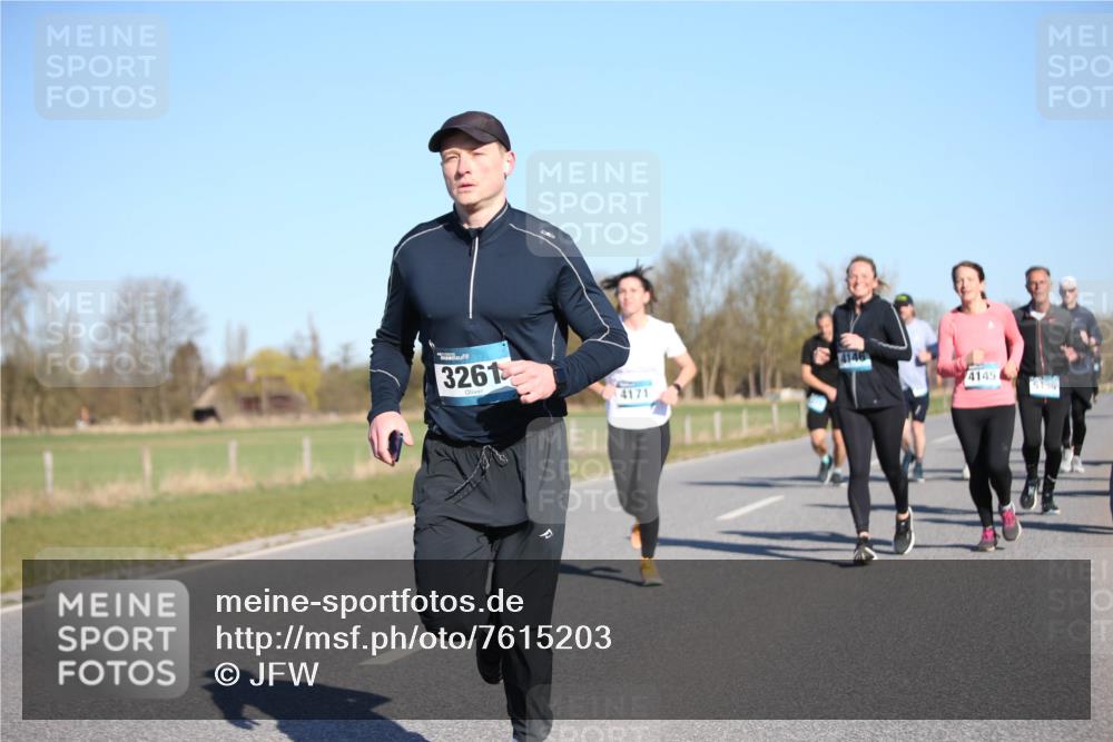 06.04.2025 - 44. Internationalen Wilhelmsburger Insellauf Jannik Wohlers http://msf.ph/oto/7615203 06.04.2025 09:33:24 Laufen 3261, 4145, 4171 meine-sportfotos.de