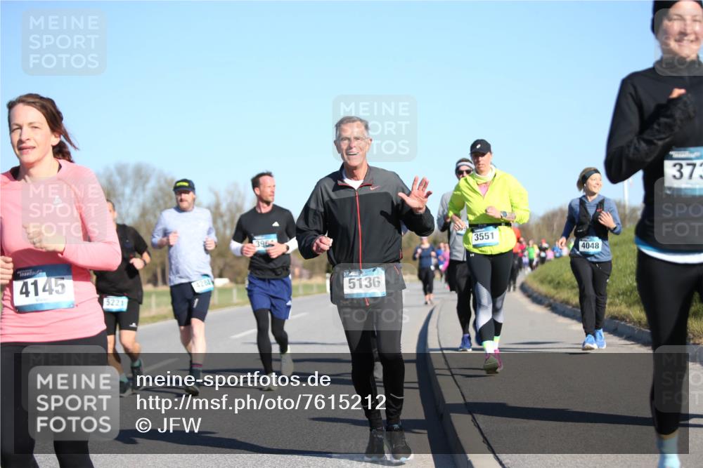 06.04.2025 - 44. Internationalen Wilhelmsburger Insellauf Jannik Wohlers http://msf.ph/oto/7615212 06.04.2025 09:33:27 Laufen 4145, 5221, 428, 396, 5136, 3551, 4048, 373 meine-sportfotos.de