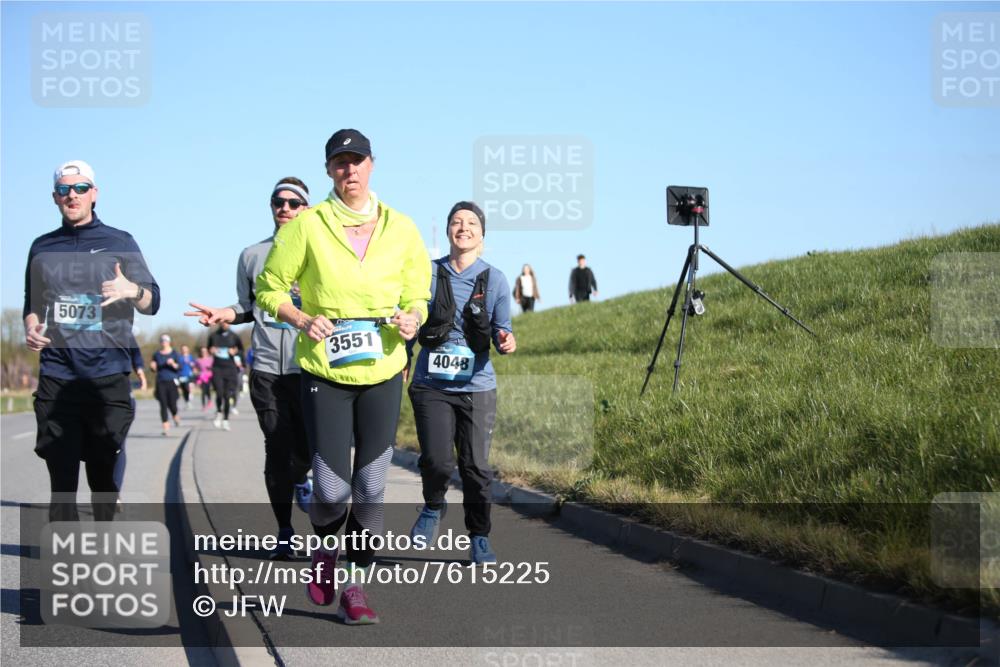 06.04.2025 - 44. Internationalen Wilhelmsburger Insellauf Jannik Wohlers http://msf.ph/oto/7615225 06.04.2025 09:33:29 Laufen 5073, 3551, 4048 meine-sportfotos.de