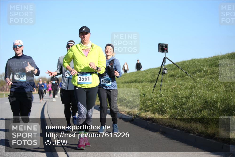 06.04.2025 - 44. Internationalen Wilhelmsburger Insellauf Jannik Wohlers http://msf.ph/oto/7615226 06.04.2025 09:33:29 Laufen 397, 5073, 3551, 4048 meine-sportfotos.de