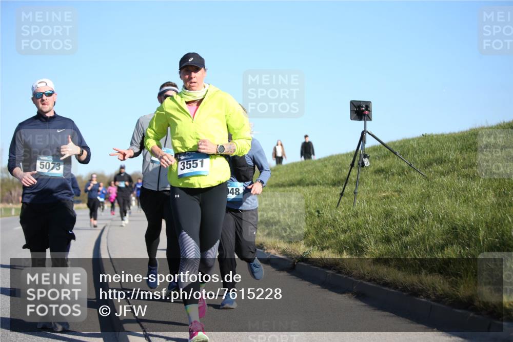 06.04.2025 - 44. Internationalen Wilhelmsburger Insellauf Jannik Wohlers http://msf.ph/oto/7615228 06.04.2025 09:33:29 Laufen 5073, 3551, 48 meine-sportfotos.de