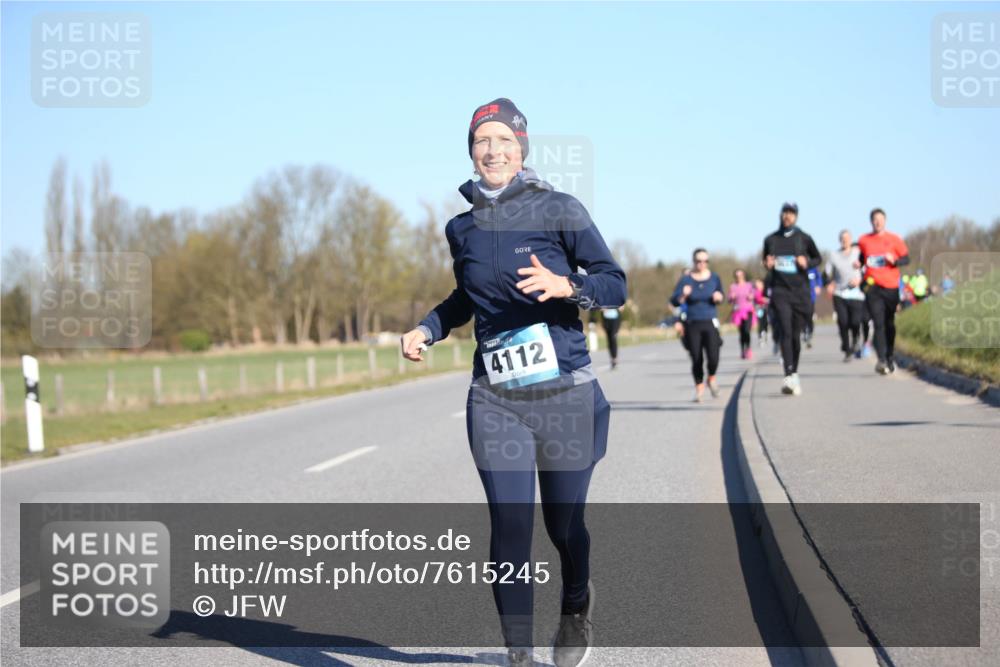 06.04.2025 - 44. Internationalen Wilhelmsburger Insellauf Jannik Wohlers http://msf.ph/oto/7615245 06.04.2025 09:33:32 Laufen 4112 meine-sportfotos.de