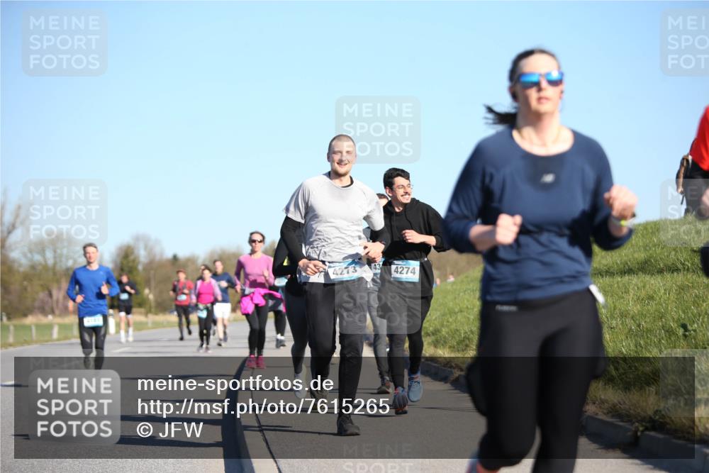 06.04.2025 - 44. Internationalen Wilhelmsburger Insellauf Jannik Wohlers http://msf.ph/oto/7615265 06.04.2025 09:33:38 Laufen 4273, 43, 4274 meine-sportfotos.de