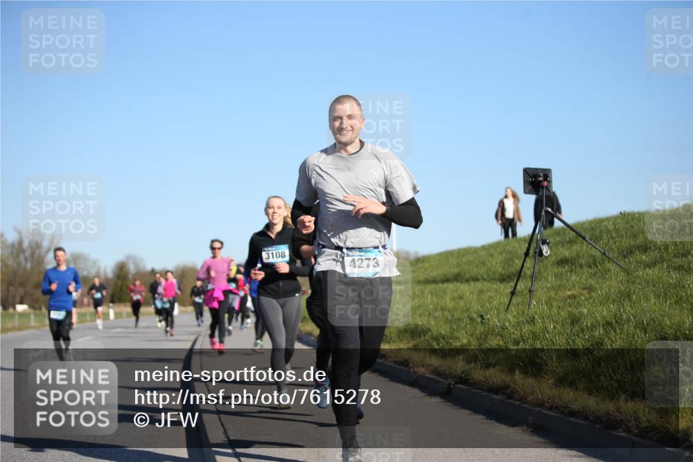 06.04.2025 - 44. Internationalen Wilhelmsburger Insellauf Jannik Wohlers http://msf.ph/oto/7615278 06.04.2025 09:33:40 Laufen 3108, 4273 meine-sportfotos.de