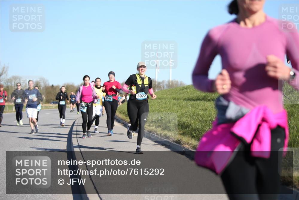 06.04.2025 - 44. Internationalen Wilhelmsburger Insellauf Jannik Wohlers http://msf.ph/oto/7615292 06.04.2025 09:33:46 Laufen 3288, 3638, 3565, 3077 meine-sportfotos.de
