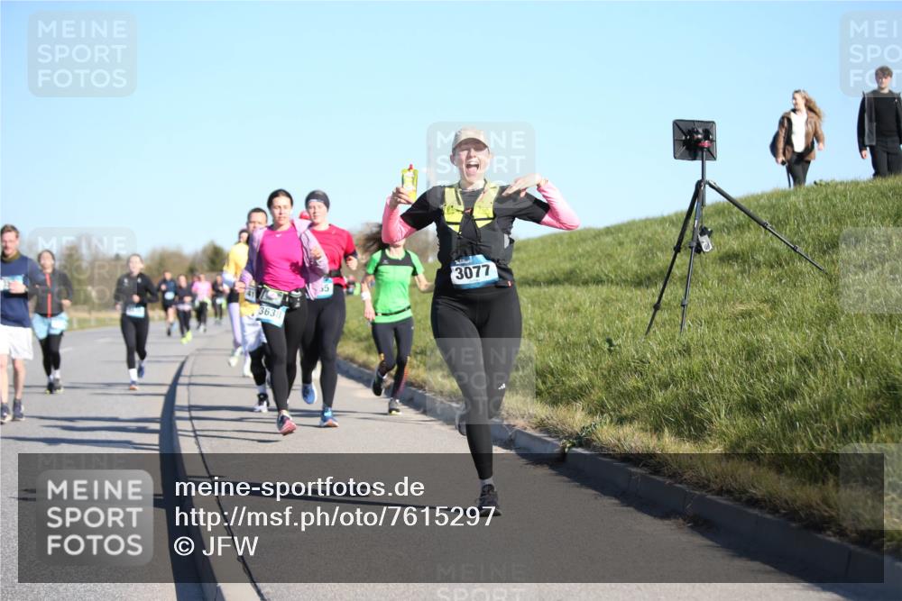 06.04.2025 - 44. Internationalen Wilhelmsburger Insellauf Jannik Wohlers http://msf.ph/oto/7615297 06.04.2025 09:33:48 Laufen 3638, 3077 meine-sportfotos.de
