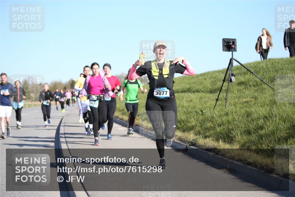 06.04.2025 - 44. Internationalen Wilhelmsburger Insellauf Jannik Wohlers http://msf.ph/oto/7615298 06.04.2025 09:33:48 Laufen 3638, 3077 meine-sportfotos.de