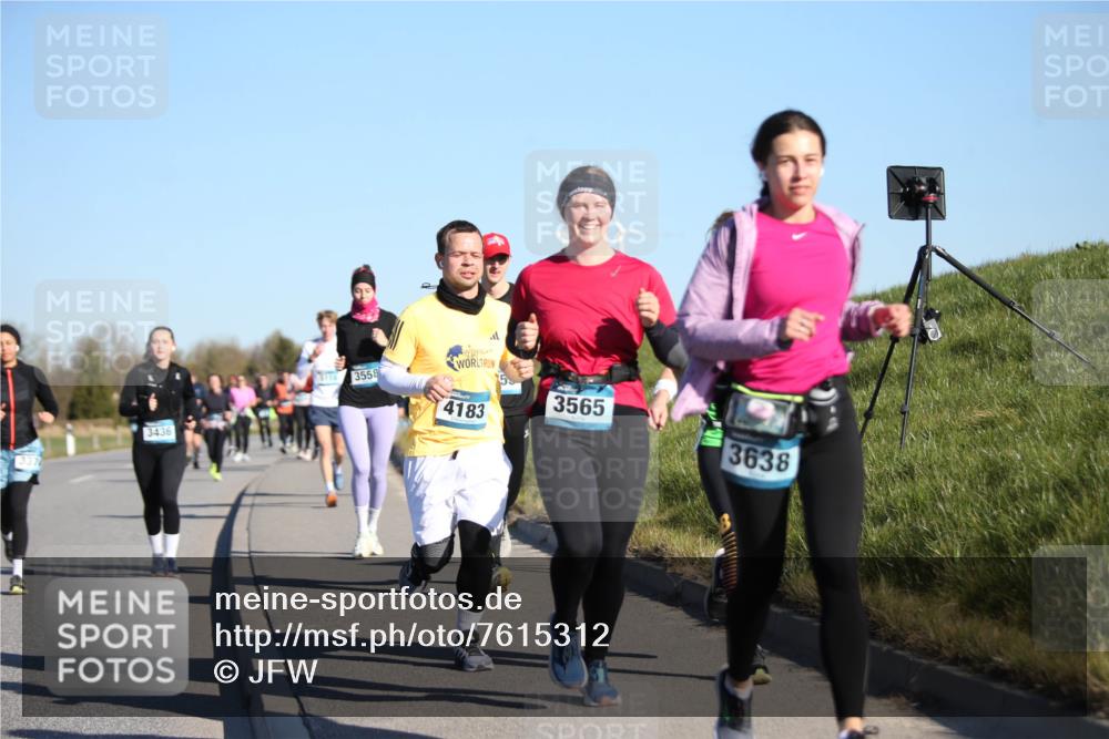 06.04.2025 - 44. Internationalen Wilhelmsburger Insellauf Jannik Wohlers http://msf.ph/oto/7615312 06.04.2025 09:33:50 Laufen 3374, 3436, 3558, 4183, 3565, 3638 meine-sportfotos.de