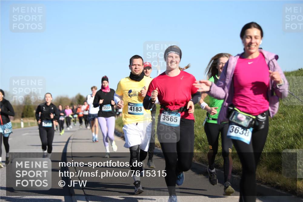 06.04.2025 - 44. Internationalen Wilhelmsburger Insellauf Jannik Wohlers http://msf.ph/oto/7615315 06.04.2025 09:33:50 Laufen 3558, 4183, 3565, 3638 meine-sportfotos.de