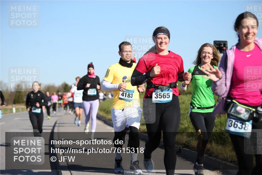 06.04.2025 - 44. Internationalen Wilhelmsburger Insellauf Jannik Wohlers http://msf.ph/oto/7615318 06.04.2025 09:33:50 Laufen 3558, 4183, 3565, 3638 meine-sportfotos.de