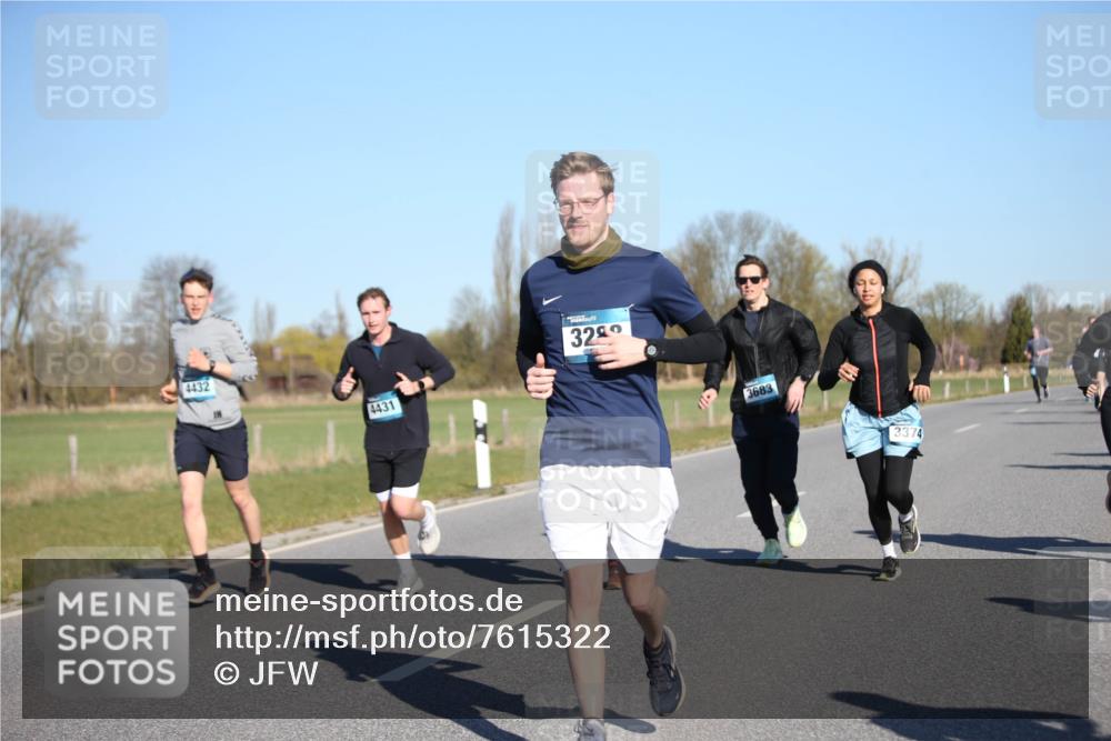 06.04.2025 - 44. Internationalen Wilhelmsburger Insellauf Jannik Wohlers http://msf.ph/oto/7615322 06.04.2025 09:33:52 Laufen 4432, 4431, 329, 3683, 3374 meine-sportfotos.de