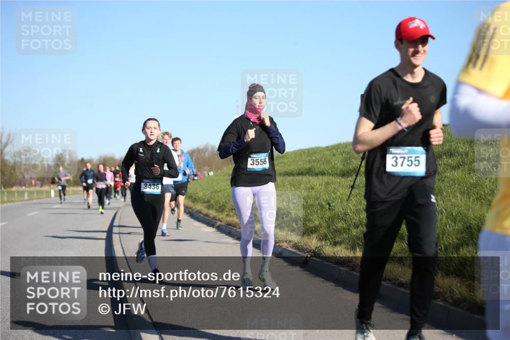 06.04.2025 - 44. Internationalen Wilhelmsburger Insellauf Jannik Wohlers http://msf.ph/oto/7615324 06.04.2025 09:33:53 Laufen 3558, 3755, 3436 meine-sportfotos.de