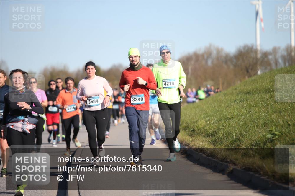 06.04.2025 - 44. Internationalen Wilhelmsburger Insellauf Jannik Wohlers http://msf.ph/oto/7615340 06.04.2025 09:33:57 Laufen 3684, 4456, 3340, 4219 meine-sportfotos.de