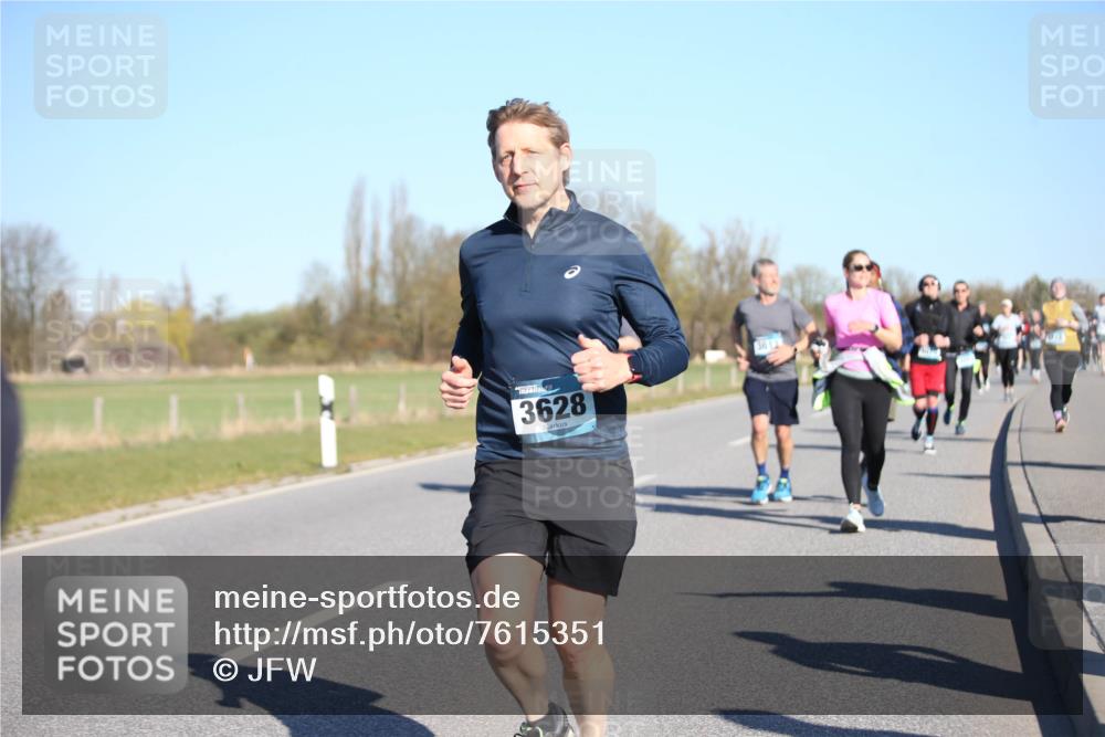 06.04.2025 - 44. Internationalen Wilhelmsburger Insellauf Jannik Wohlers http://msf.ph/oto/7615351 06.04.2025 09:34:04 Laufen 3628, 36, 12 meine-sportfotos.de