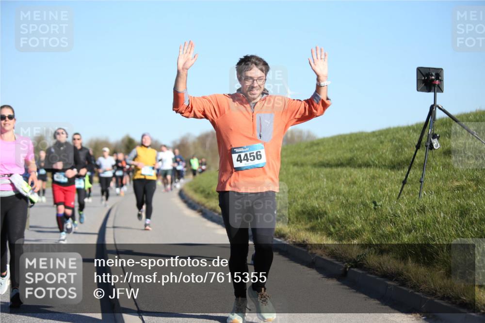 06.04.2025 - 44. Internationalen Wilhelmsburger Insellauf Jannik Wohlers http://msf.ph/oto/7615355 06.04.2025 09:34:05 Laufen 4456 meine-sportfotos.de