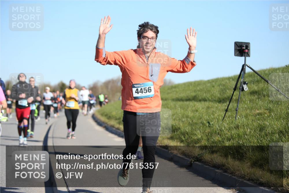 06.04.2025 - 44. Internationalen Wilhelmsburger Insellauf Jannik Wohlers http://msf.ph/oto/7615357 06.04.2025 09:34:05 Laufen 4456 meine-sportfotos.de
