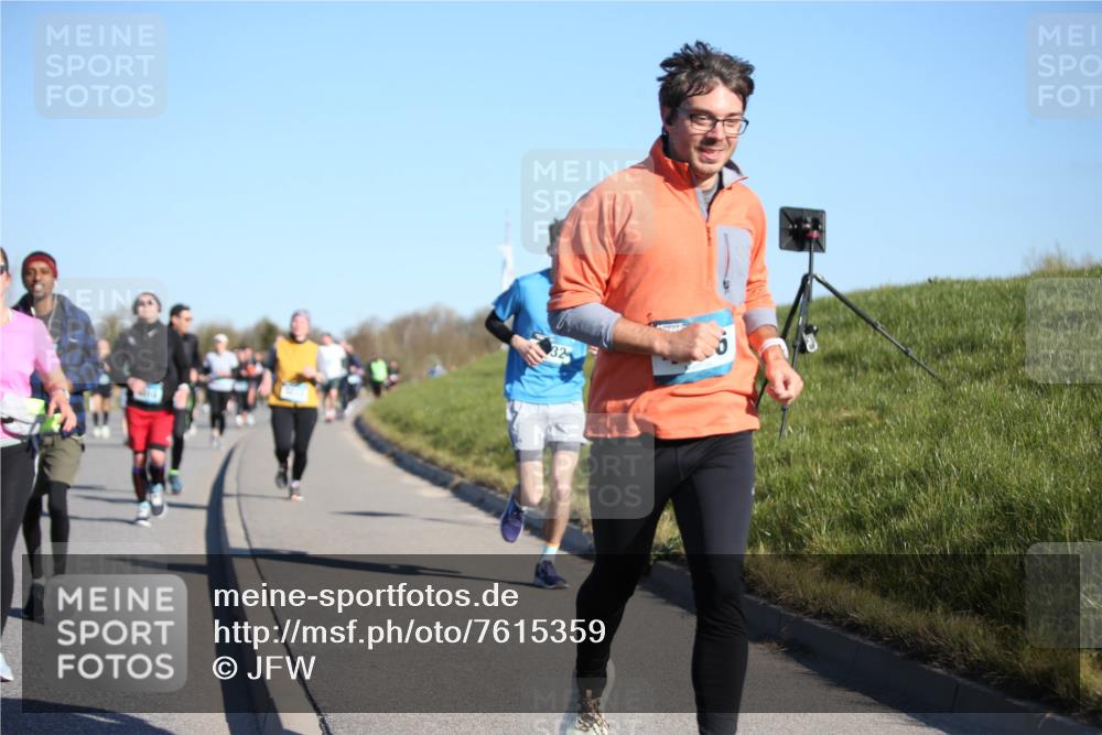 06.04.2025 - 44. Internationalen Wilhelmsburger Insellauf Jannik Wohlers http://msf.ph/oto/7615359 06.04.2025 09:34:05 Laufen  meine-sportfotos.de