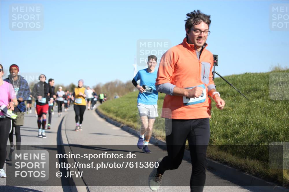 06.04.2025 - 44. Internationalen Wilhelmsburger Insellauf Jannik Wohlers http://msf.ph/oto/7615360 06.04.2025 09:34:06 Laufen  meine-sportfotos.de