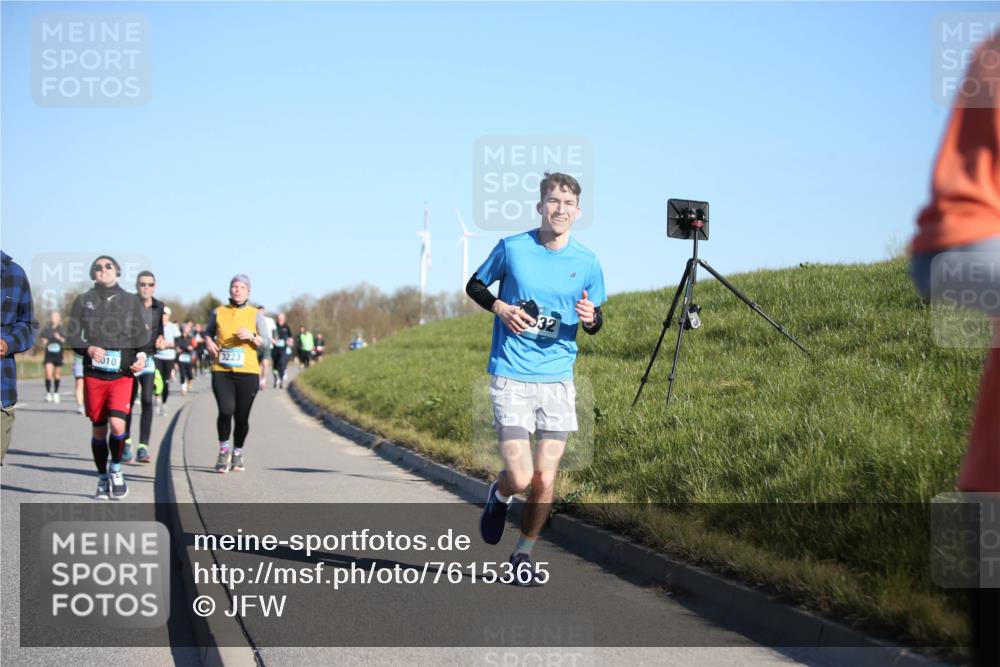 06.04.2025 - 44. Internationalen Wilhelmsburger Insellauf Jannik Wohlers http://msf.ph/oto/7615365 06.04.2025 09:34:06 Laufen 3223, 010 meine-sportfotos.de