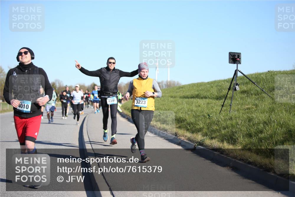 06.04.2025 - 44. Internationalen Wilhelmsburger Insellauf Jannik Wohlers http://msf.ph/oto/7615379 06.04.2025 09:34:08 Laufen 4010, 4340, 3223 meine-sportfotos.de