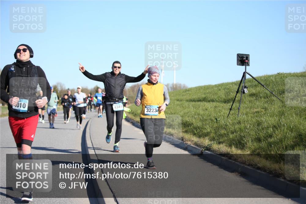06.04.2025 - 44. Internationalen Wilhelmsburger Insellauf Jannik Wohlers http://msf.ph/oto/7615380 06.04.2025 09:34:08 Laufen 010, 4340, 3223 meine-sportfotos.de