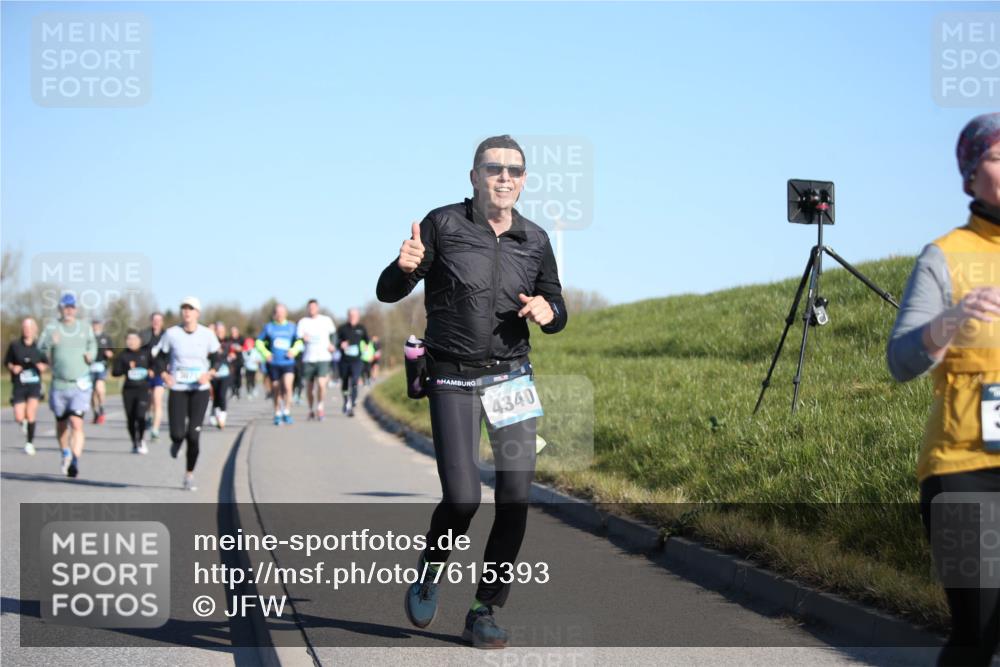 06.04.2025 - 44. Internationalen Wilhelmsburger Insellauf Jannik Wohlers http://msf.ph/oto/7615393 06.04.2025 09:34:10 Laufen 4340 meine-sportfotos.de