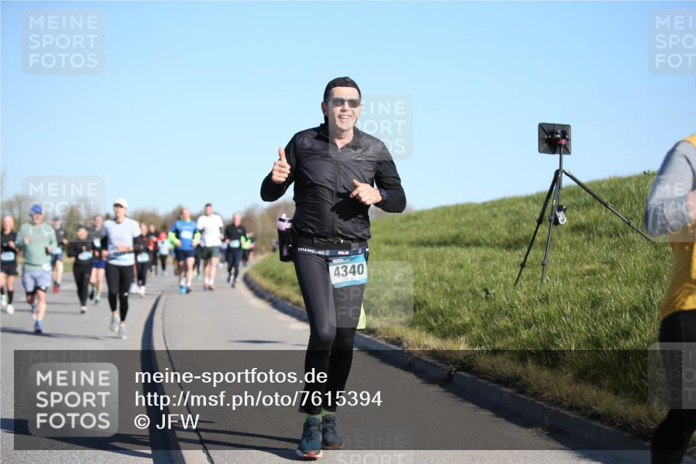 06.04.2025 - 44. Internationalen Wilhelmsburger Insellauf Jannik Wohlers http://msf.ph/oto/7615394 06.04.2025 09:34:10 Laufen 4340 meine-sportfotos.de