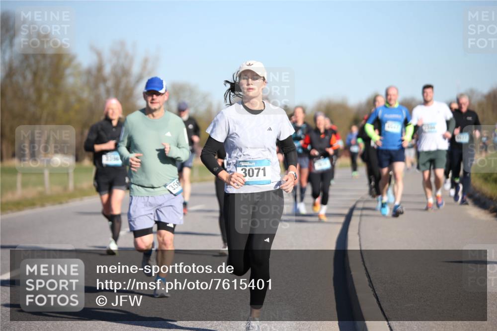 06.04.2025 - 44. Internationalen Wilhelmsburger Insellauf Jannik Wohlers http://msf.ph/oto/7615401 06.04.2025 09:34:12 Laufen 3, 36, 356, 3071 meine-sportfotos.de