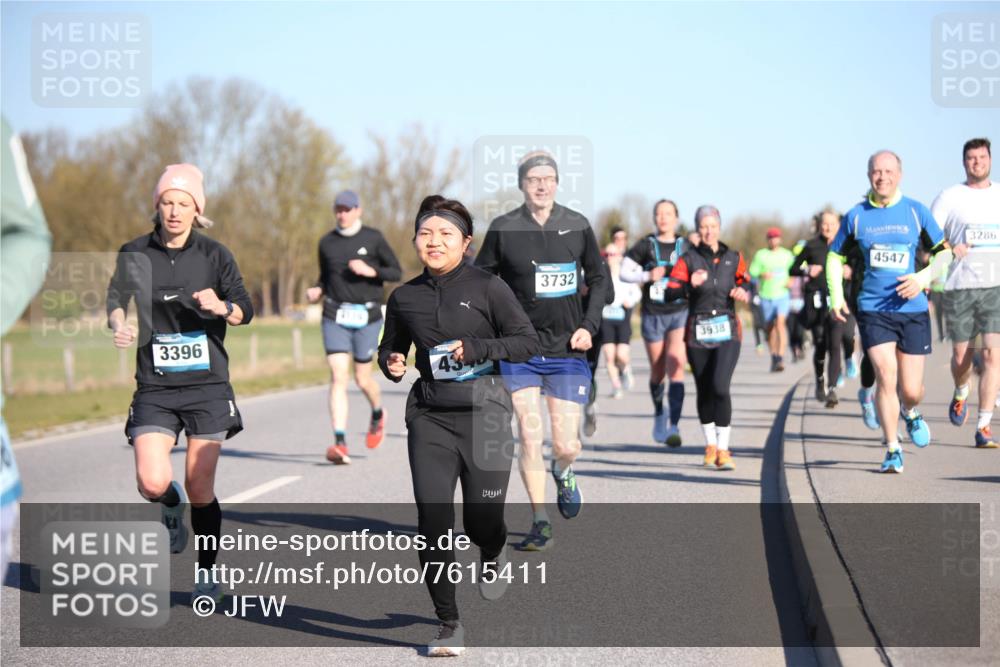 06.04.2025 - 44. Internationalen Wilhelmsburger Insellauf Jannik Wohlers http://msf.ph/oto/7615411 06.04.2025 09:34:15 Laufen 3396, 43, 3732, 3938, 3286, 4547 meine-sportfotos.de