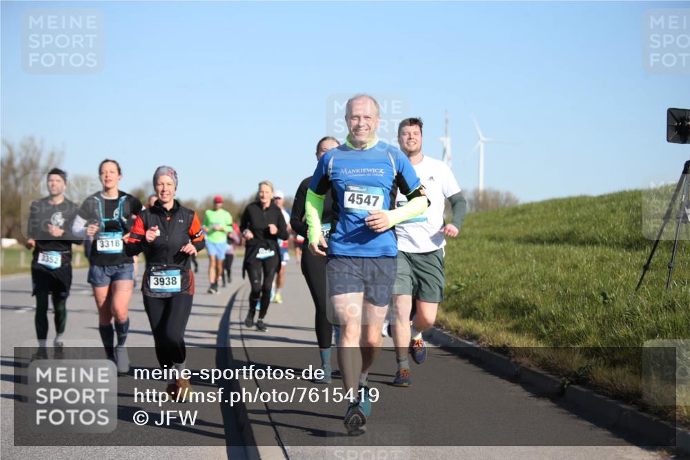 06.04.2025 - 44. Internationalen Wilhelmsburger Insellauf Jannik Wohlers http://msf.ph/oto/7615419 06.04.2025 09:34:18 Laufen 3352, 3318, 3938, 4547 meine-sportfotos.de
