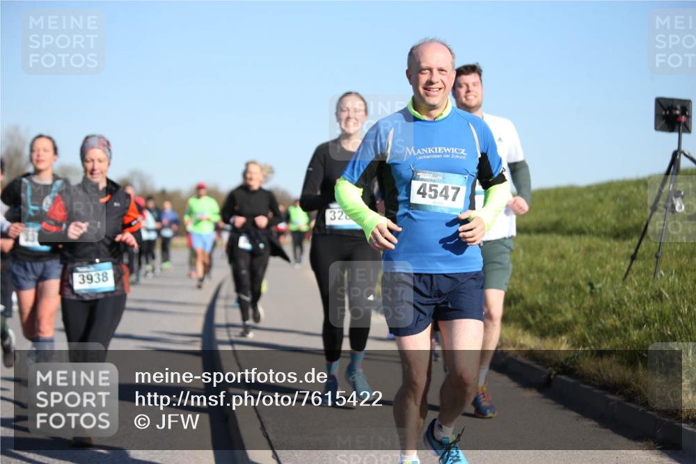 06.04.2025 - 44. Internationalen Wilhelmsburger Insellauf Jannik Wohlers http://msf.ph/oto/7615422 06.04.2025 09:34:19 Laufen 3938, 328, 4547 meine-sportfotos.de