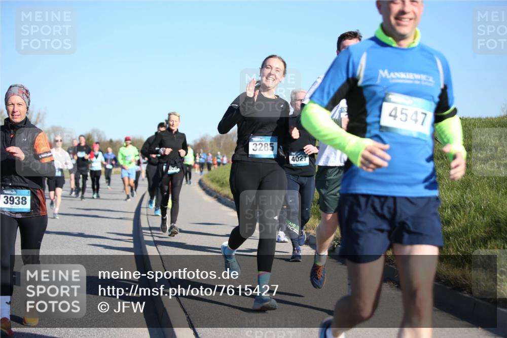 06.04.2025 - 44. Internationalen Wilhelmsburger Insellauf Jannik Wohlers http://msf.ph/oto/7615427 06.04.2025 09:34:20 Laufen 3938, 026, 3285, 4027, 4547 meine-sportfotos.de