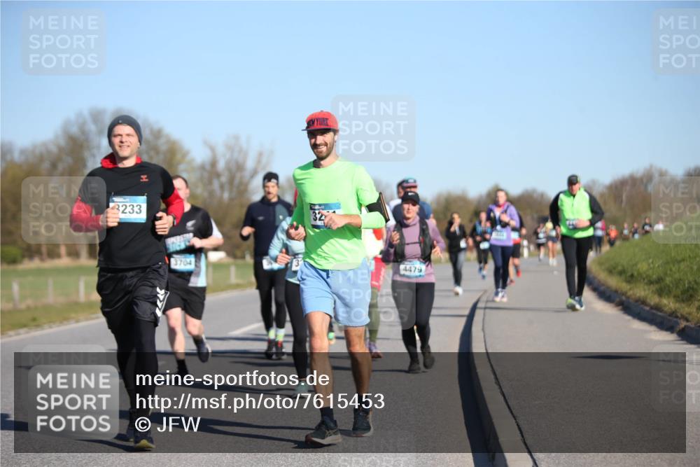06.04.2025 - 44. Internationalen Wilhelmsburger Insellauf Jannik Wohlers http://msf.ph/oto/7615453 06.04.2025 09:34:26 Laufen 3233, 3704, 4479 meine-sportfotos.de