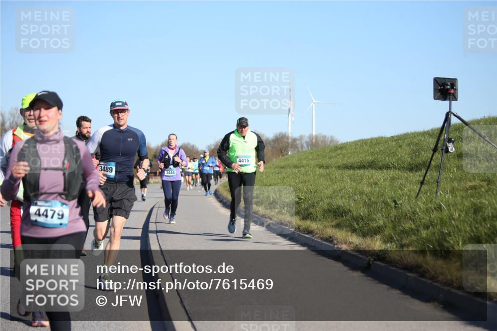06.04.2025 - 44. Internationalen Wilhelmsburger Insellauf Jannik Wohlers http://msf.ph/oto/7615469 06.04.2025 09:34:30 Laufen 4479, 3489, 3444, 4415 meine-sportfotos.de