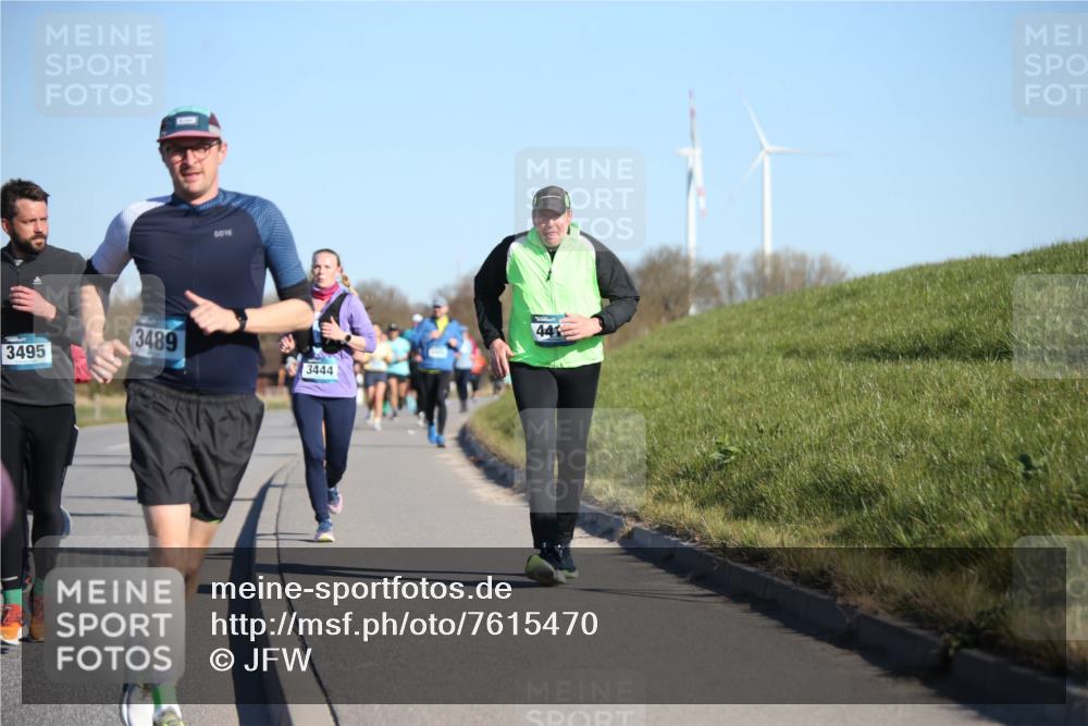 06.04.2025 - 44. Internationalen Wilhelmsburger Insellauf Jannik Wohlers http://msf.ph/oto/7615470 06.04.2025 09:34:30 Laufen 3489, 3495, 3444, 441 meine-sportfotos.de