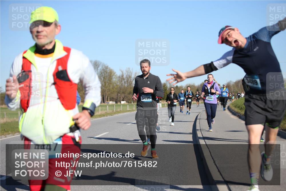 06.04.2025 - 44. Internationalen Wilhelmsburger Insellauf Jannik Wohlers http://msf.ph/oto/7615482 06.04.2025 09:34:31 Laufen 4447, 3495, 3444, 3489 meine-sportfotos.de