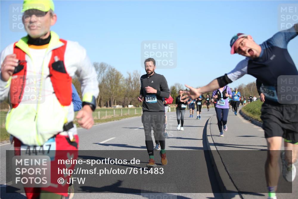 06.04.2025 - 44. Internationalen Wilhelmsburger Insellauf Jannik Wohlers http://msf.ph/oto/7615483 06.04.2025 09:34:31 Laufen 4447, 3495, 517, 3444, 3489 meine-sportfotos.de