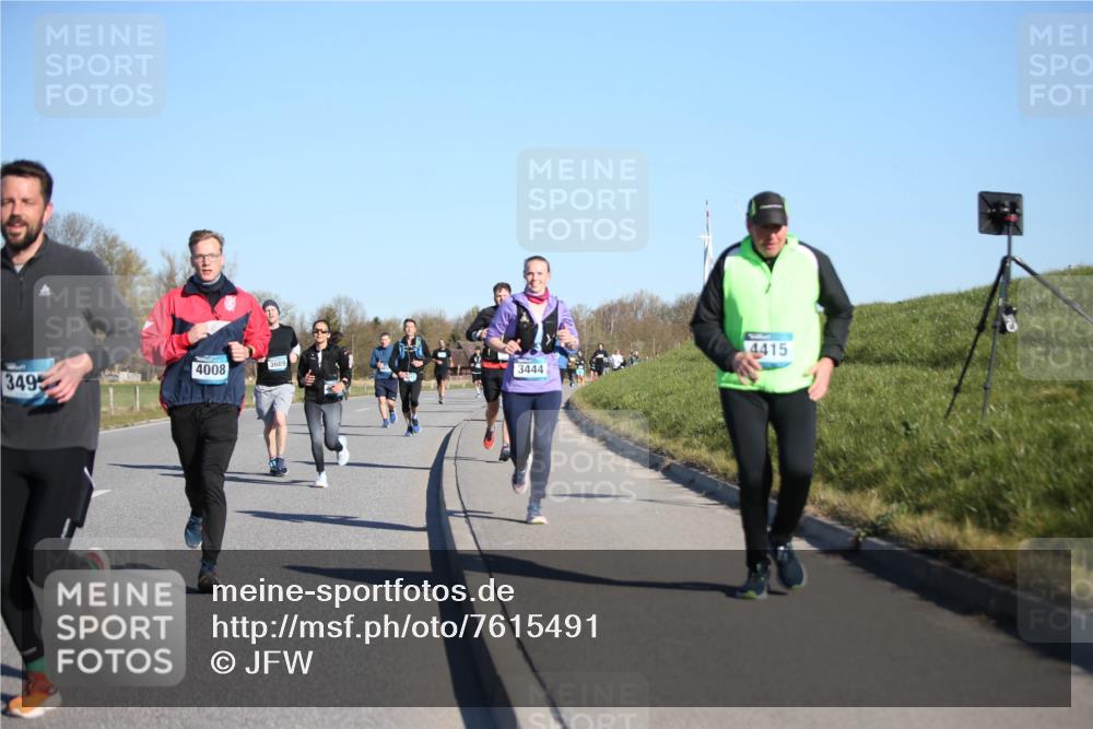 06.04.2025 - 44. Internationalen Wilhelmsburger Insellauf Jannik Wohlers http://msf.ph/oto/7615491 06.04.2025 09:34:32 Laufen 349, 4008, 3689, 4415, 3444 meine-sportfotos.de