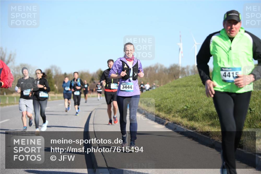06.04.2025 - 44. Internationalen Wilhelmsburger Insellauf Jannik Wohlers http://msf.ph/oto/7615494 06.04.2025 09:34:33 Laufen 5173, 3444, 4415 meine-sportfotos.de