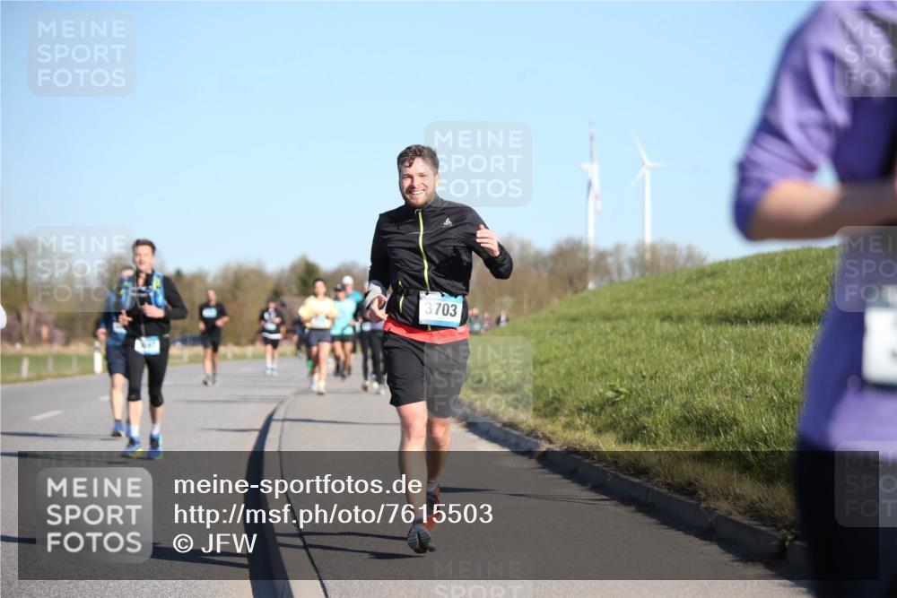 06.04.2025 - 44. Internationalen Wilhelmsburger Insellauf Jannik Wohlers http://msf.ph/oto/7615503 06.04.2025 09:34:36 Laufen 3897, 3703 meine-sportfotos.de