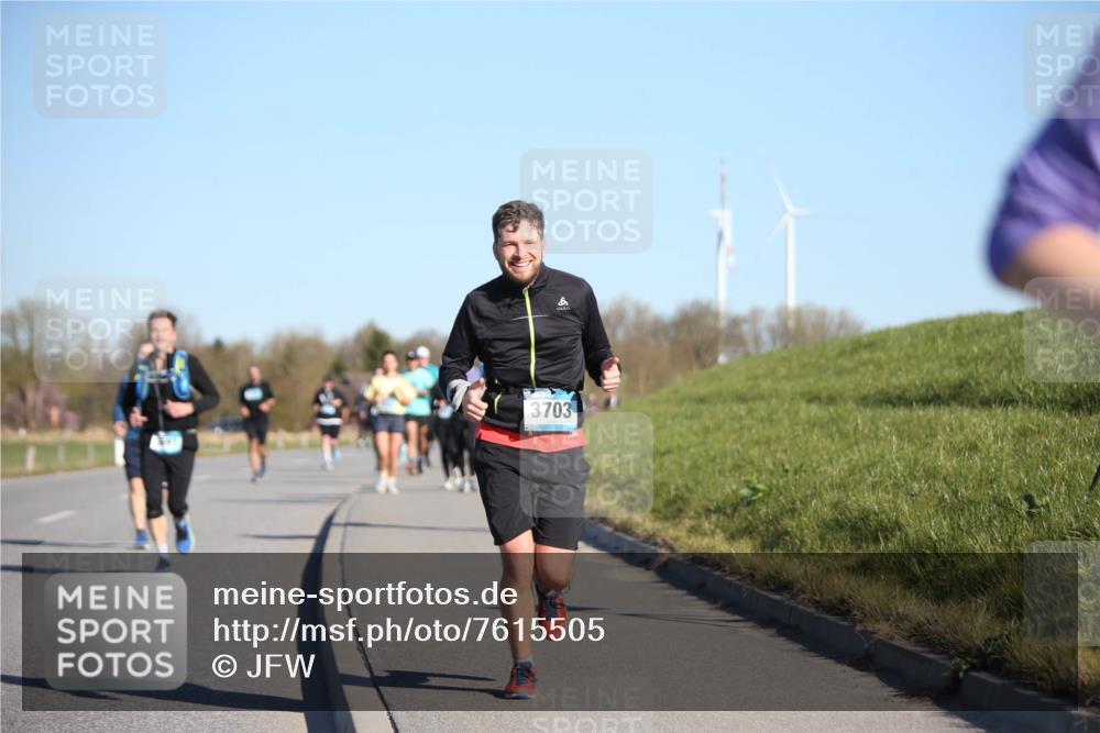 06.04.2025 - 44. Internationalen Wilhelmsburger Insellauf Jannik Wohlers http://msf.ph/oto/7615505 06.04.2025 09:34:36 Laufen 3703 meine-sportfotos.de