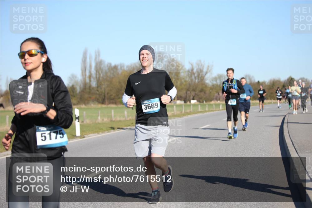 06.04.2025 - 44. Internationalen Wilhelmsburger Insellauf Jannik Wohlers http://msf.ph/oto/7615512 06.04.2025 09:34:37 Laufen 5175, 3689, 3697, 4485 meine-sportfotos.de