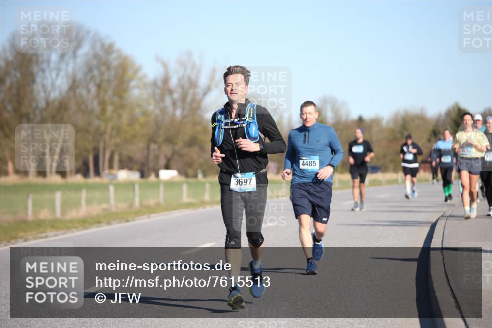 06.04.2025 - 44. Internationalen Wilhelmsburger Insellauf Jannik Wohlers http://msf.ph/oto/7615513 06.04.2025 09:34:38 Laufen 3697, 4485, 3888, 45 meine-sportfotos.de