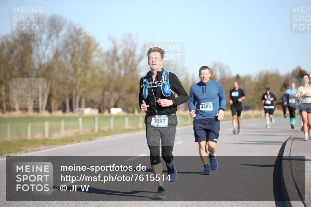 06.04.2025 - 44. Internationalen Wilhelmsburger Insellauf Jannik Wohlers http://msf.ph/oto/7615514 06.04.2025 09:34:38 Laufen 3697, 4485, 3888 meine-sportfotos.de